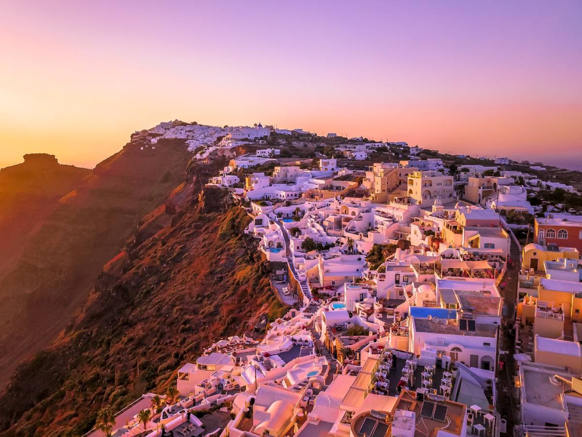The 100% Hotel Workshop Tour visits Santorini in a special Boutique Edition!